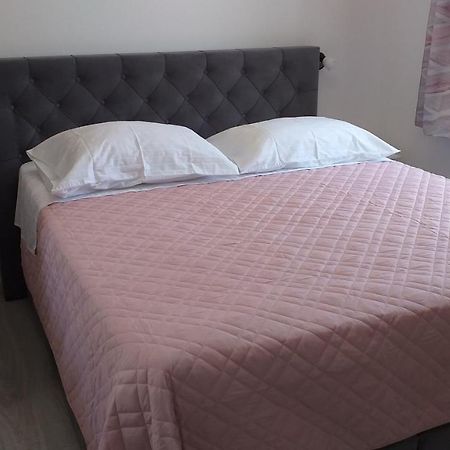 Apartman Karla Lastovo Exterior foto